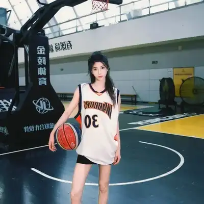 潘芳
